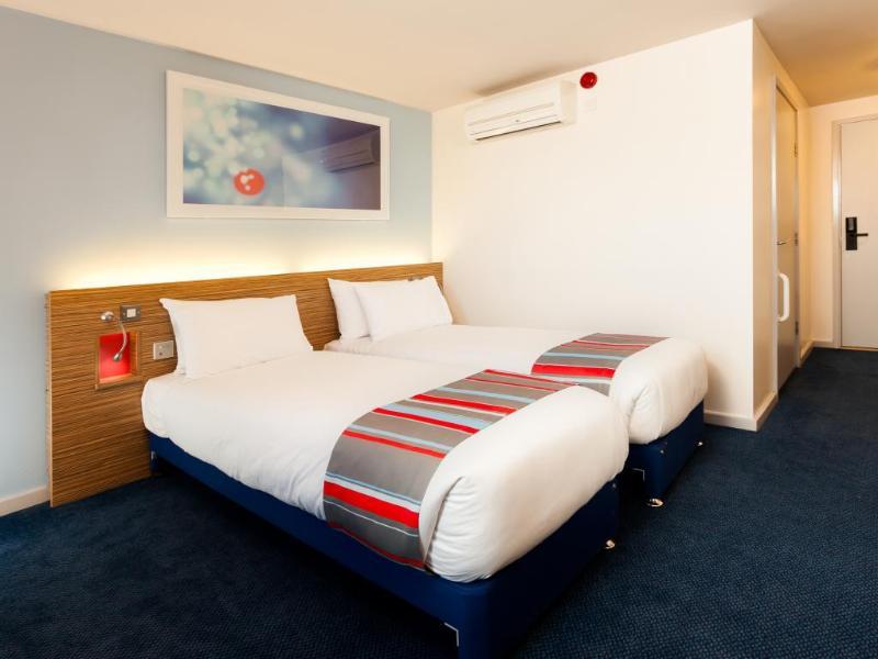 Travelodge London Хаунслоу Экстерьер фото